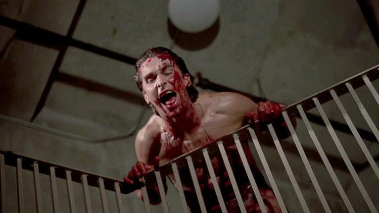 Cómo American Psycho: estás 3 películas utilizaron partes de cuerpos reales para sus icónicas escenas 1 Merca2.es La cabeza cercenada de American Psycho y la verdad detrás de la icónica escena
