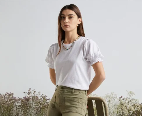 Corre que vuelan: prendas preciosas en moda mujer con descuentos en El Corte Inglés 7 Merca2.es camiserta corta gomas Merca2.es