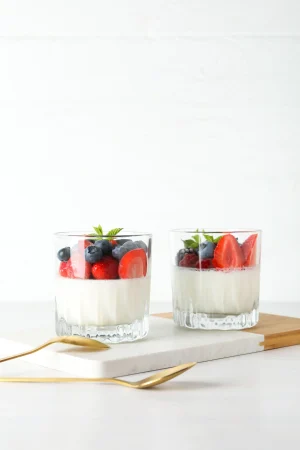 delicious dessert panna cotta space text Merca2.es