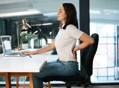 ejercicios-mejorar-tu-postura Estos 3 ejercicios pueden mejorar tu postura en solo semanas