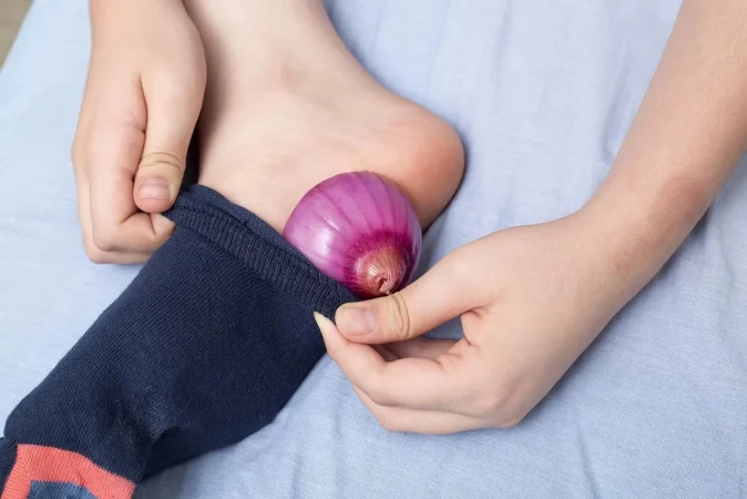 ¿Por qué cebollas en los pies?