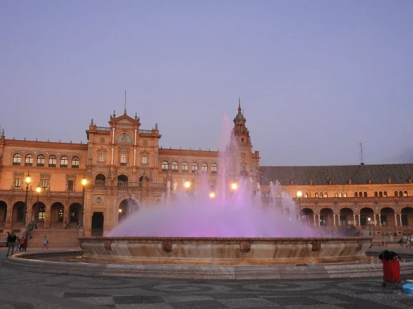 fuente de la plaza de espana en sevilla 49491 xl Merca2.es
