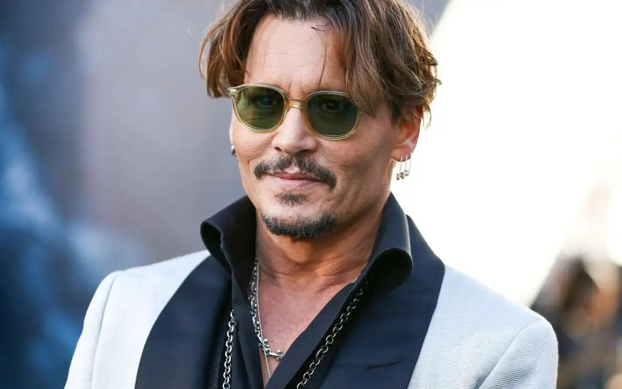 Johnny Depp y su relación con sus hijos: una revelación que lo expone en Hollywood 1 Merca2.es El bochorno que sufrió Johnny Depp, todo gracias a una de sus hijas