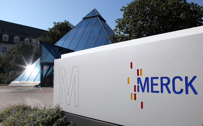 Merck en caída libre: Farmacéutica alemana se hunde más del 6% en Bolsa por cancelar su fármaco contra el cáncer