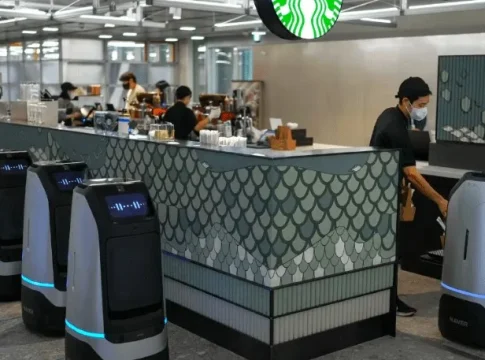 starbucks-rookie Starbucks inaugura su local 100% robotizado