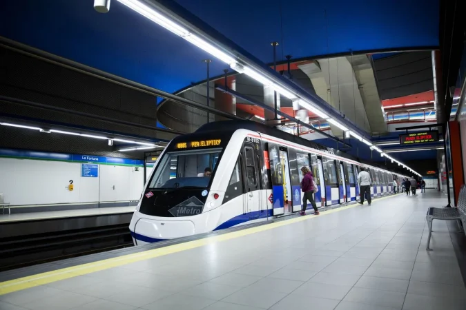 CAF firma el contrato para el suministro del primer lote de 40 trenes para Metro de Madrid 1 Merca2.es tacticco CAF MetroMadrid 002 Merca2.es