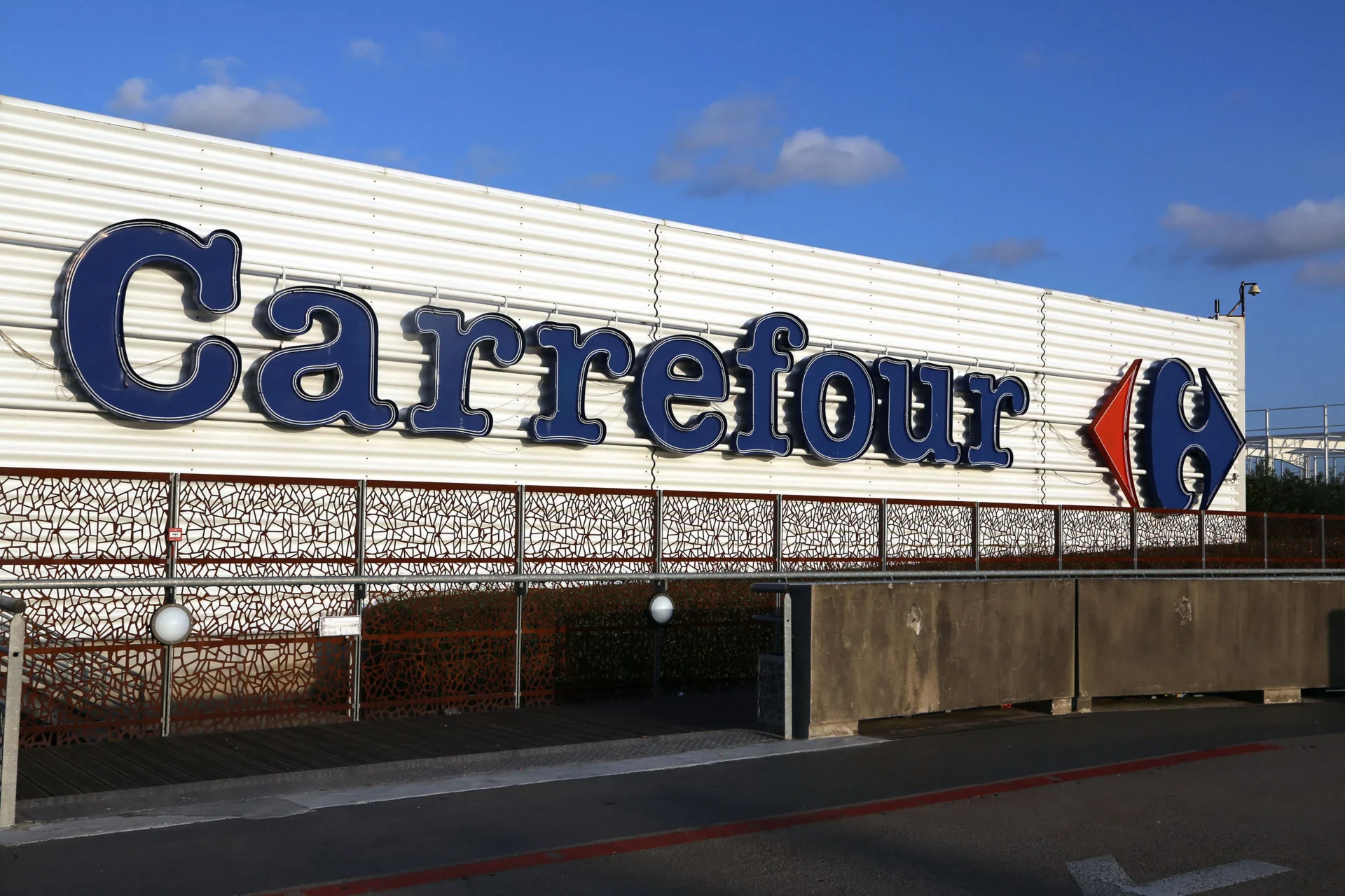 Carrefour aprieta a Dia, Alcampo y Aldi con el precio de la sandía y el melón