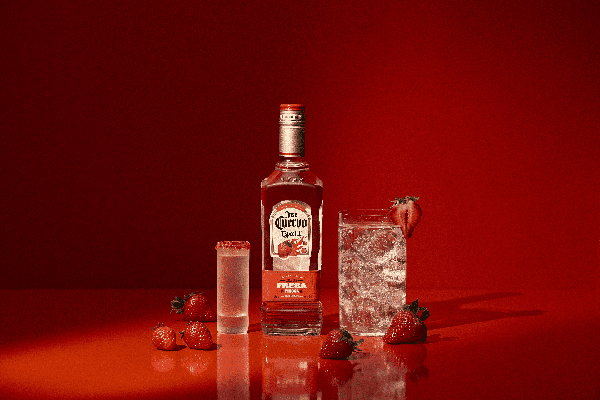 Jose Cuervo, una fiesta frente al mar y mucha Fresa Picosa