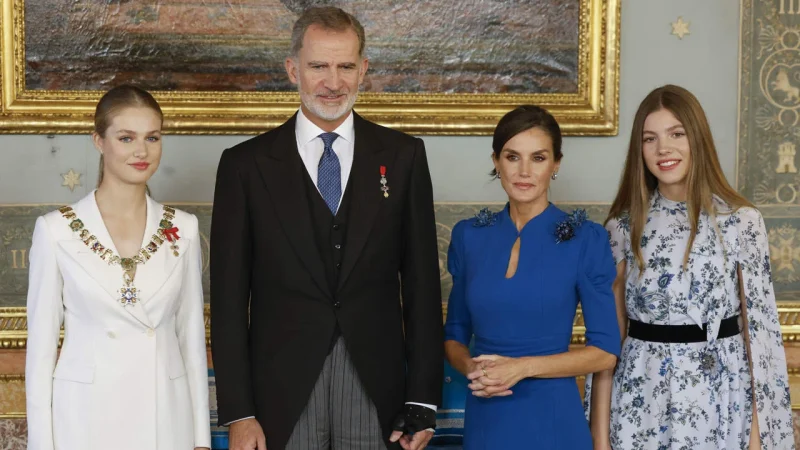 Sale a la luz la poco ortodoxa manera en la que se conocieron Letizia y Felipe VI 69 Merca2.es El enigma de Felipe VI: ¿Una estrategia para ocultar su verdadera orientación sexual?