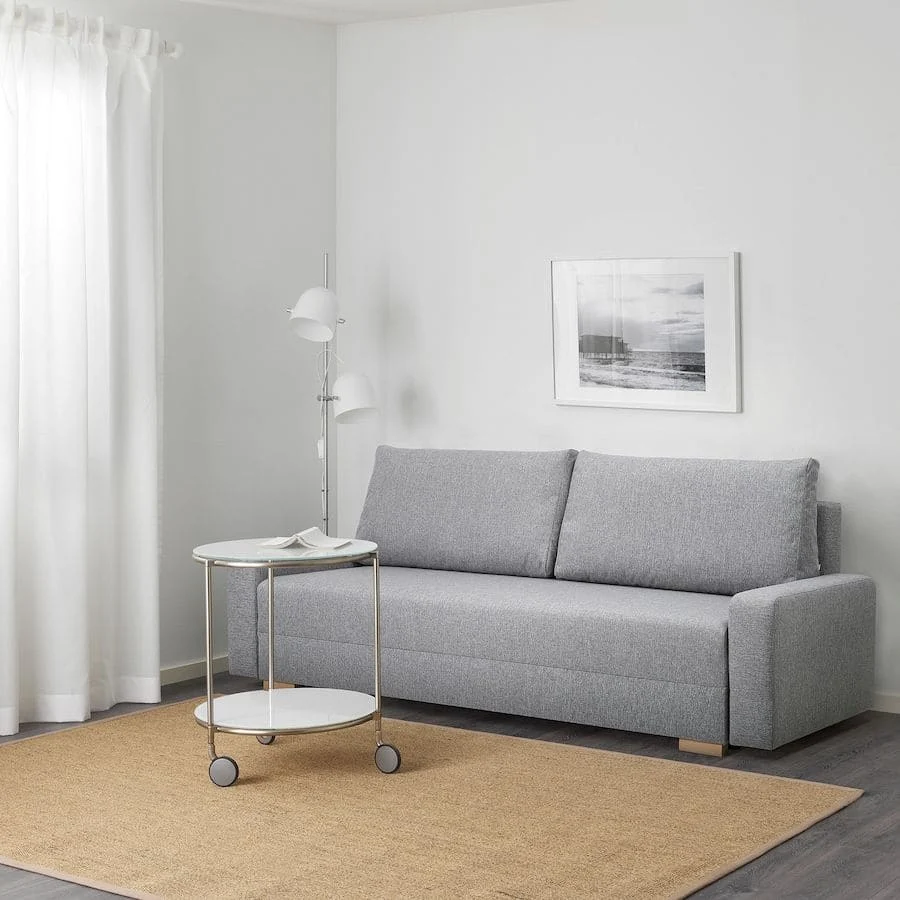 Ikea te soluciona el problema de espacio cuando recibes visitas en casa con estos sofás cama