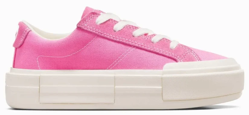 ¿Eres más de Vans o de Converse? ¡Con estas sneakers ya no tendrás que elegir! 27 Merca2.es 2024071714464227469 Merca2.es