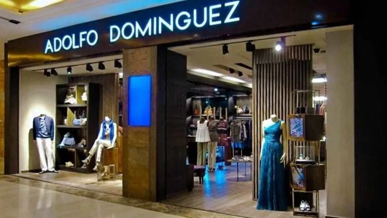 Adolfo Domínguez rebaja más de un 30% su bolso bandolera trenzada en El Corte Inglés