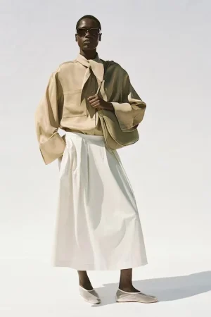 Falda plisada de satén