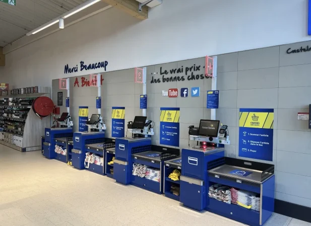 Alcampo y Lidl 'pagan' el gasto de las cajas de autocobro con despidos 2 Merca2.es IMG 1485 Merca2.es