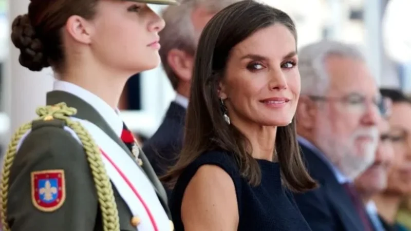 Revelado el secreto de belleza de la reina Letizia: El truco de maquillaje que debes copiar 2 Merca2.es Otros trucos de la reina Letizia para maquillarte