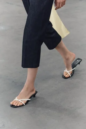 SANDALIA TACÓN KITTEN PIEL