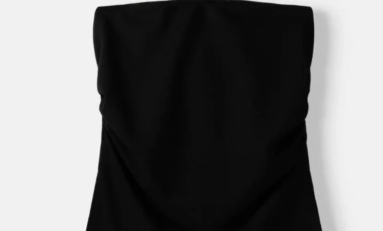 El top de Bershka que Alba Díaz luce y realza la figura y que puedes comprar con un descuento irreal 1 Merca2.es Bershka y el top más vendido este verano