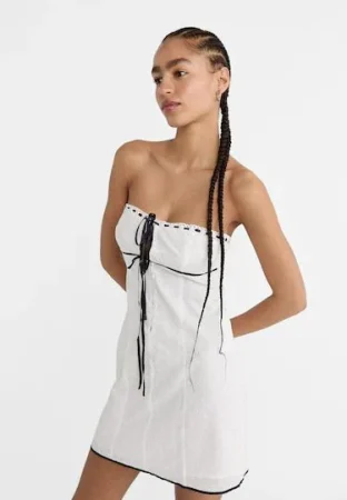 VESTIDO BORDADO CORTO HOMBROS DESCUBIERTOS