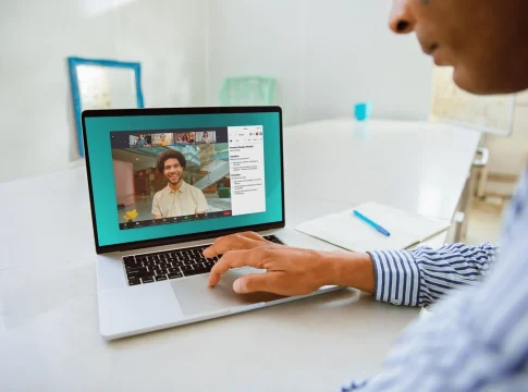 ZOOM-teletrabajo-Zoom sabe que ya utilizamos la IA cuando teletrabajamos Zoom sabe que ya utilizamos la IA cuando teletrabajamos