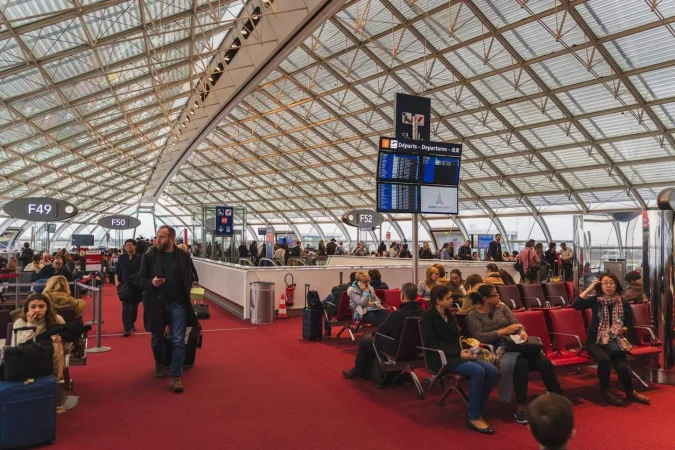 Los aeropuertos europeos que pueden arruinar tus vacaciones: ¡Evítalos para tener un viaje sin problemas! 6 Merca2.es aeropuerto de paris charles de gaulle 69703e99 1254x836 Merca2.es