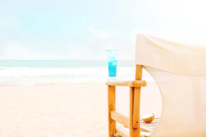 blue bright drink arm wooden chair coconut Merca2.es