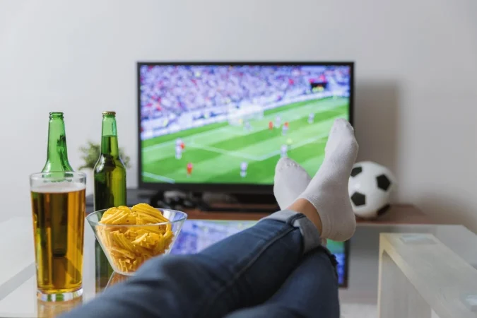 Las plataformas que emiten todos los partidos de fútbol y cuál es la más barata este año 1 Merca2.es Fútbol IPTV
