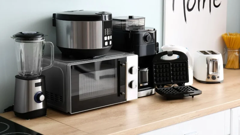 Te va a sorprender el electrodoméstico que más luz consume en tu casa, y no es el aire acondicionado 1 Merca2.es Luz electrodoméstico