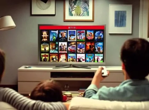 La crítica la humilló, el público la adoró: la mejor película de aventuras y fantasía llega a Netflix La crítica la humilló, el público la adoró: la mejor película de aventuras y fantasía llega a Netflix