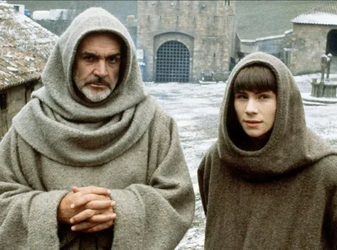 Está en Netflix la intriga medieval más aclamada de todos los tiempos con misterio en una abadía Está en Netflix la intriga medieval más aclamada de todos los tiempos con misterio en una abadía