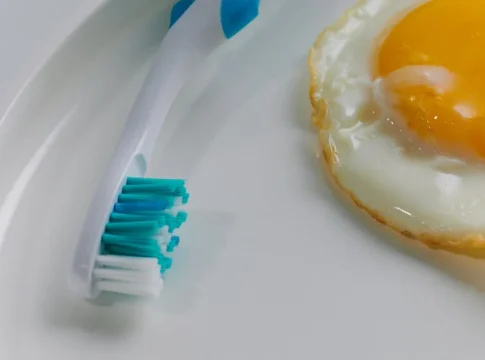 replantea-tus-dientes-agradeceran La razón por la que debes replantearte este hábito saludable: tus dientes lo agradecerán