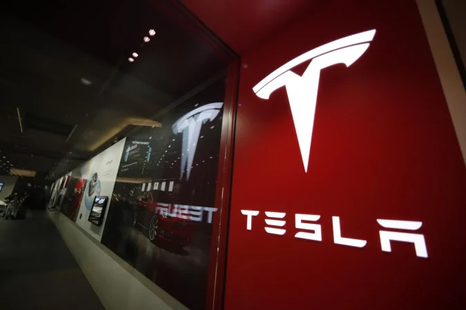 A falta de datos macro, el peso de la agenda es para Kering, Hermés o Tesla 1 Merca2.es La clave de la sesión de hoy, miércoles 22, son los resultados corporativos entre los que destacan las españolas CIE Automotive y Dominion