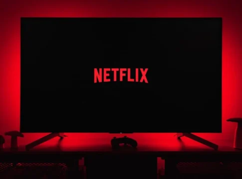 El thriller de 86 minutos que te dejará pegado a la pantalla en Netflix El thriller de 86 minutos que te dejará pegado a la pantalla en Netflix