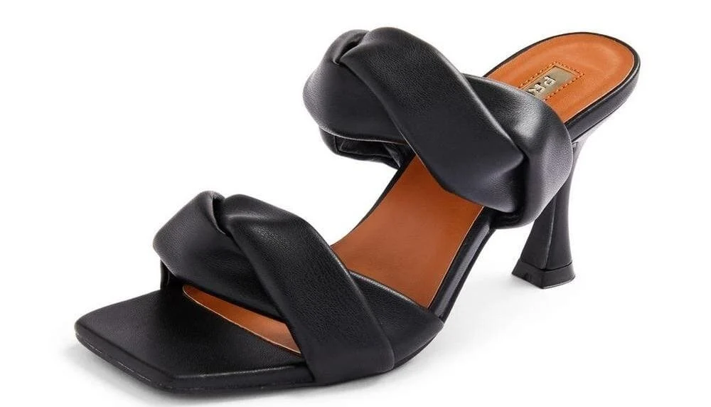 Vuelven las sandalias con doble tira y Primark tiene la mejor opción