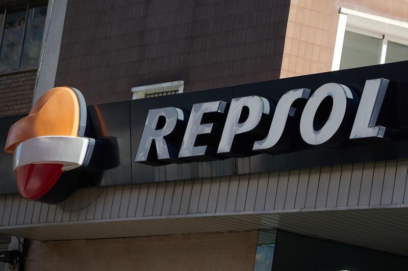 Repsol impulsa el uso de aceite de cocina reciclado, superando los 40.000 litros para la producción de combustible renovable