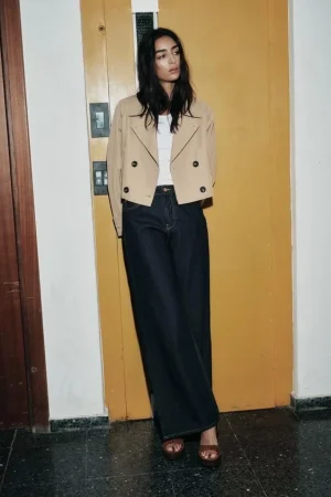 CAZADORA CORTA ESTILO TRENCH