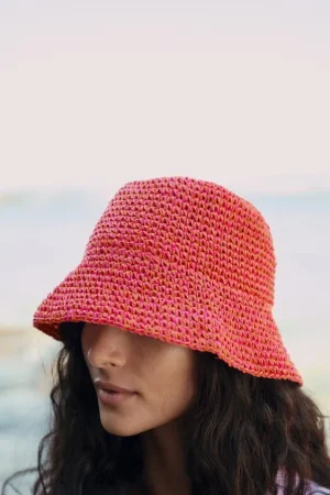 Los complementos de Zara que transforman tus looks veraniegos 49 Merca2.es GORRO BUCKET COMBINADO
