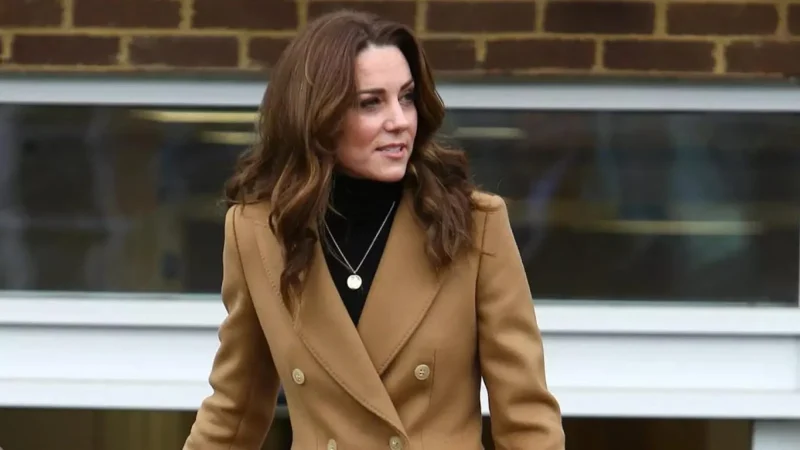 Kate Middleton gabardina Merca2.es