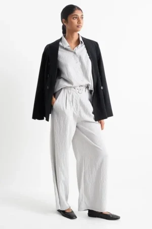 Pantalón de tela con cinturón - high waist - wide leg - raya diplomática