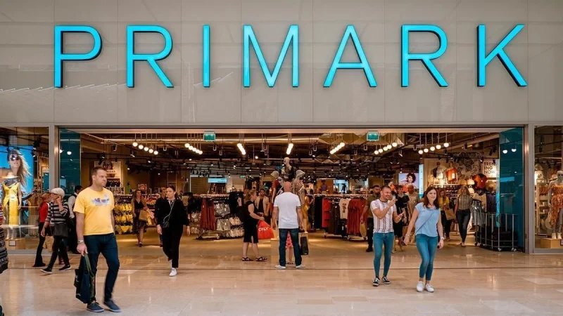 La ridícula medida de Primark para defenderse de los robos 3 Merca2.es Te puedes hacer en Primark por 9 euros con estas fantásticas sandalias tipo Birkenstock