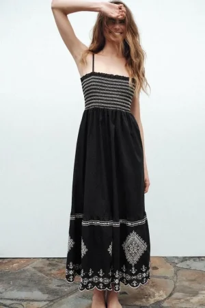 VESTIDO BORDADOS PLUMETI