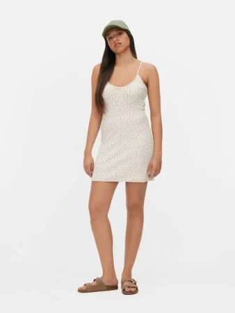 Vestido corto ajustado