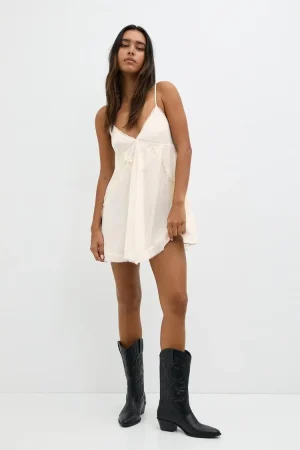 Vestido corto lencero