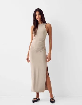 Vestido midi sin mangas frunce