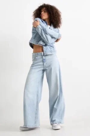 Wide leg jeans - low waist