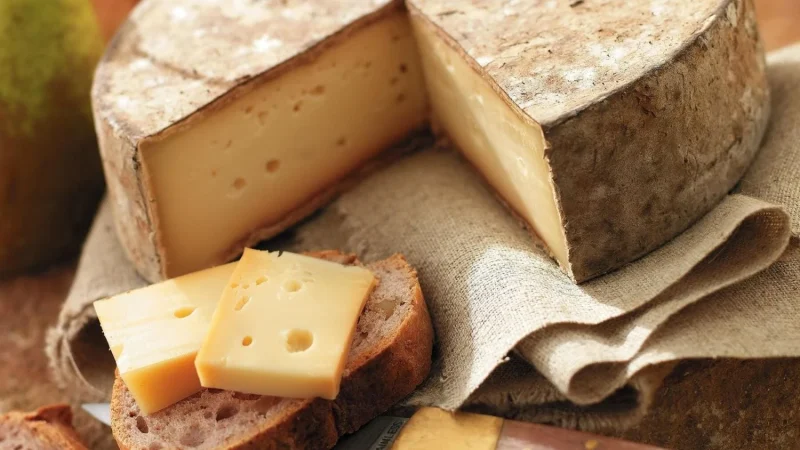 El serio aviso de la OCU sobre los quesos en loncha de supermercado que todo el mundo debería saber 26 Merca2.es Alerta sanitaria: AESAN detecta salmonella en un popular queso blando