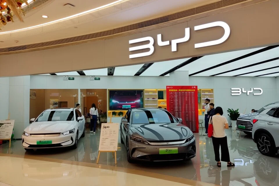 BYD superará a Tesla como líder mundial en vehículos eléctricos en 2025 por primera vez