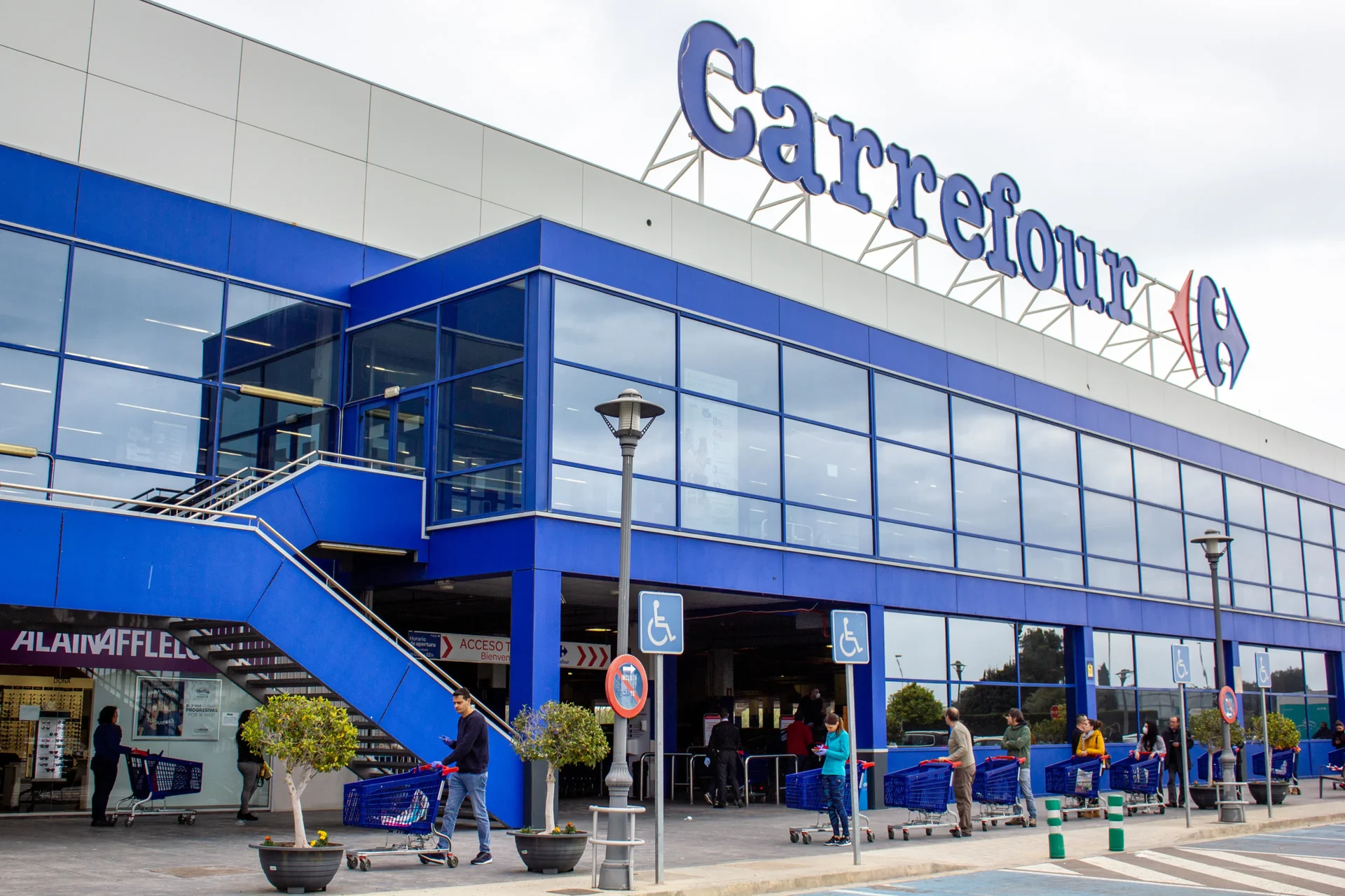 Jerónimo Martins estudia una segunda oportunidad para los mercados fallidos de Carrefour Jerónimo Martins estudia una segunda oportunidad para los mercados fallidos de Carrefour