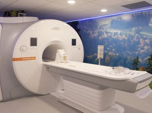 resonancia magnetica con IA Resonancia magnética con inteligencia artificial para conseguir imágenes de la más alta calidad