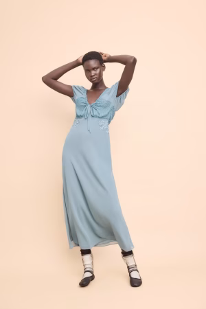 1725383063 vestido bordado de lentejuelas azul zara 66d741536333d Merca2.es