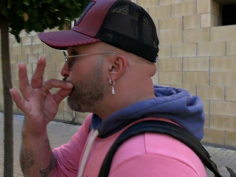 Isabel Pantoja cierra las puertas de Cantora para siempre: va a vivir en una mansión que dejará sin palabras a Kiko Rivera 3 Merca2.es Kiko Rivera paseando por la calle